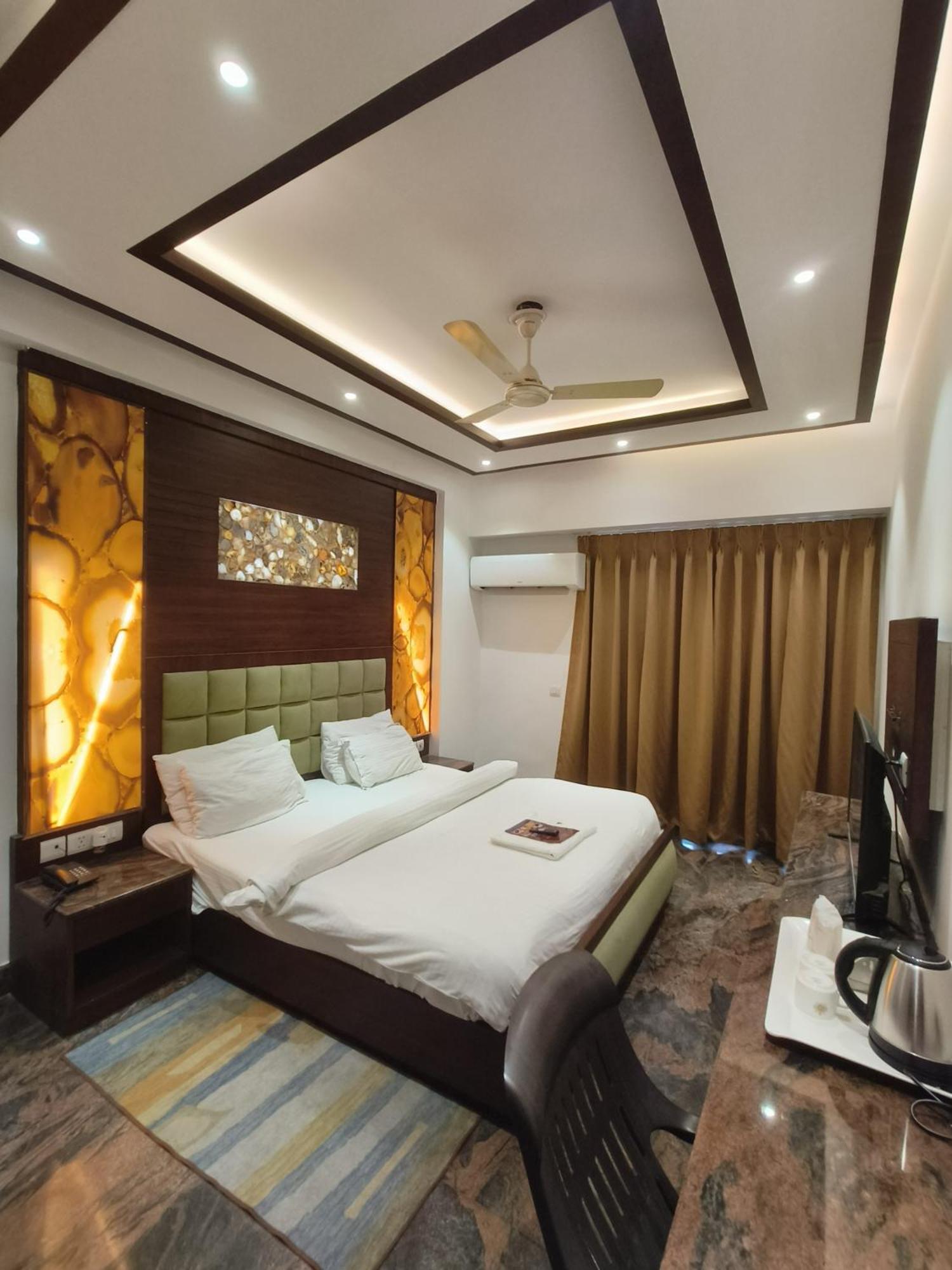 Jjk Rukmini Vilas Hotel & Banquet Muzaffarpur Εξωτερικό φωτογραφία